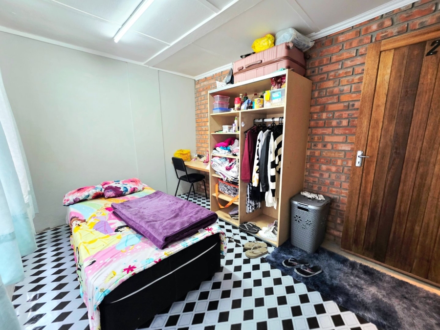 11 Bedroom Property for Sale in Brandwag Free State